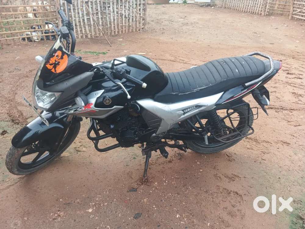 Yamaha SZ R 2011 Petrol