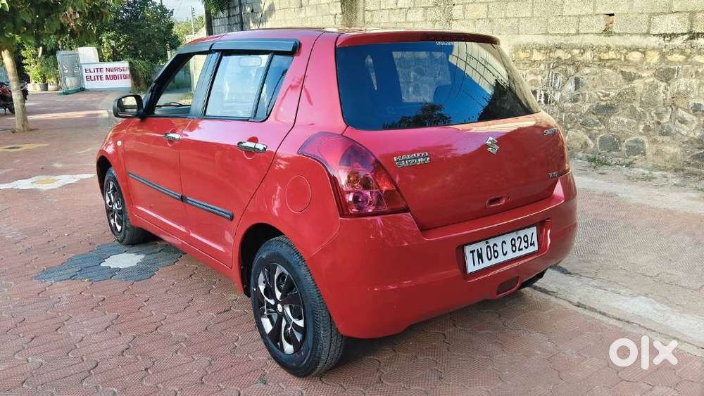 Maruti Suzuki Swift Vxi + Manual, 2011, Petrol