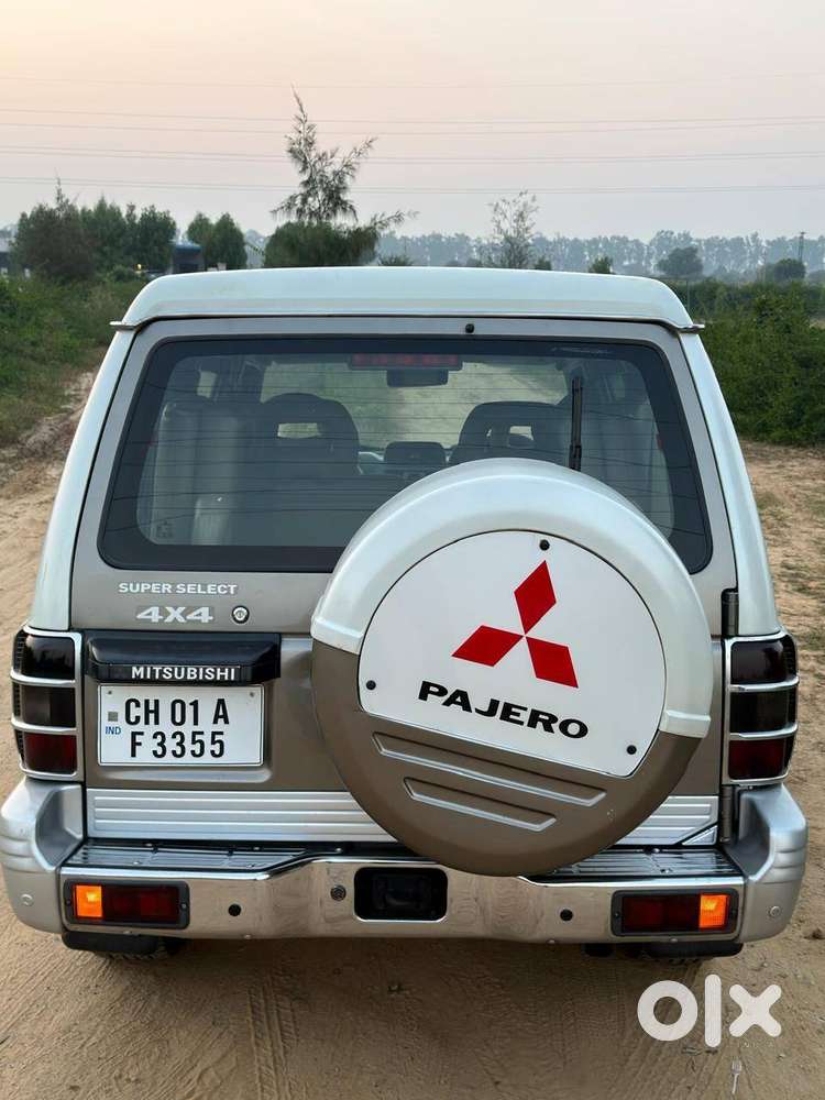 Mitsubishi Pajero Sfx 2011