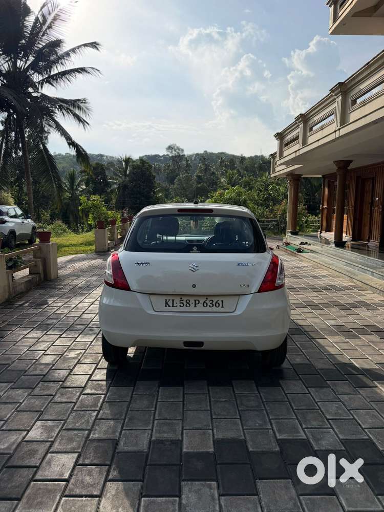Maruti Suzuki Swift Vxi Optional, 2015, Petrol