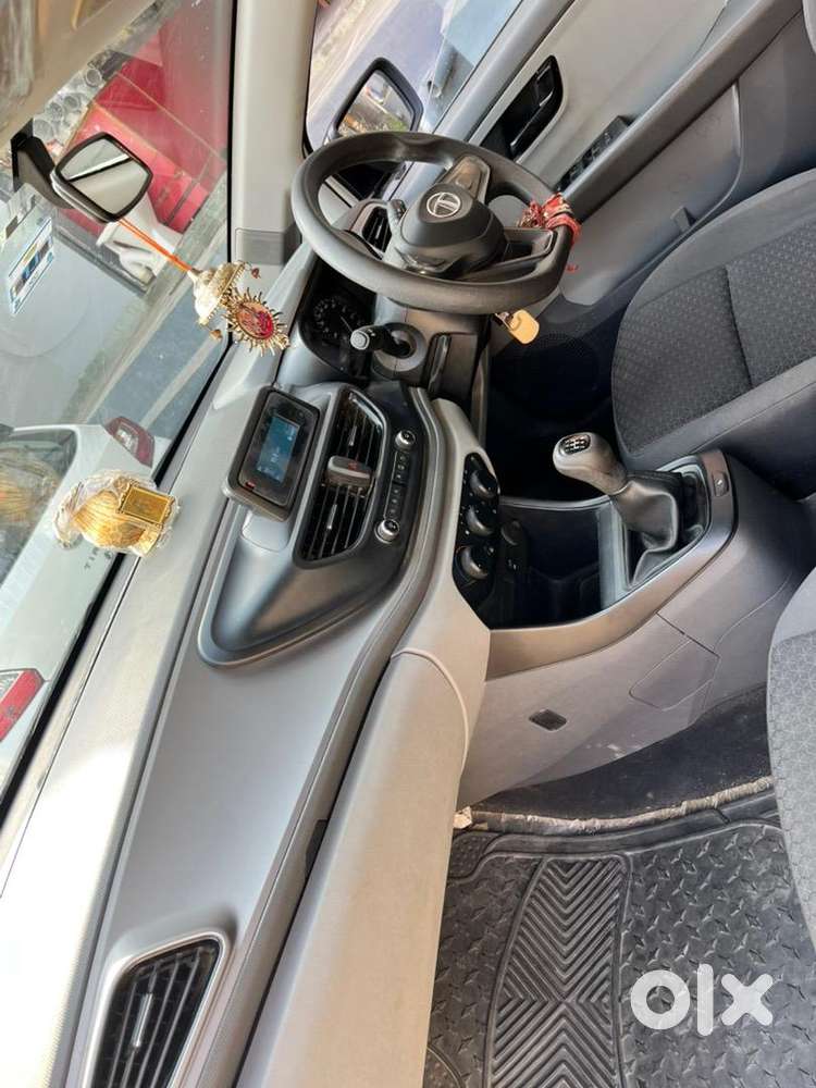 Tata Altroz 2021 Petrol 17000 Km Driven