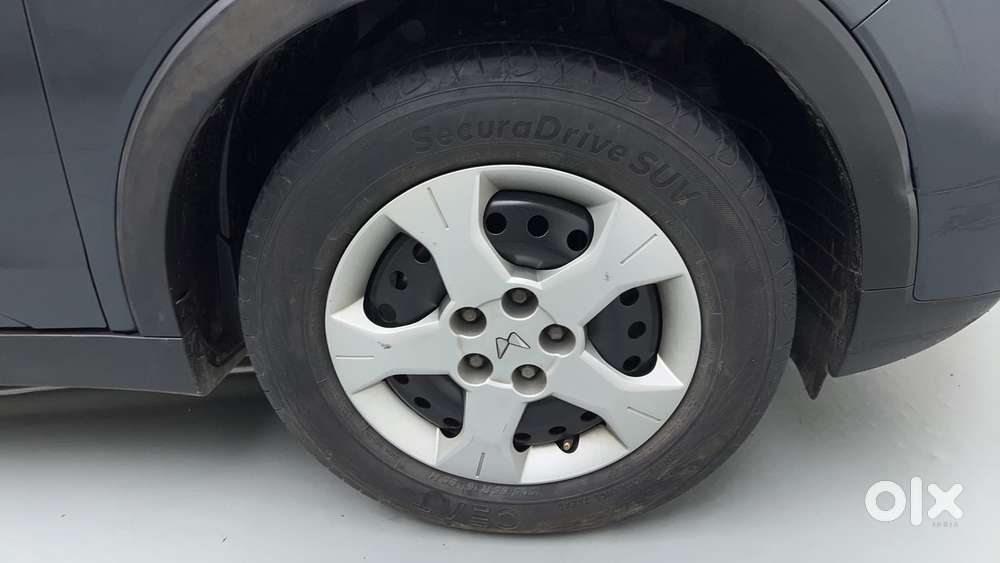 Mahindra Xuv300 1.2 W6 Amt Petrol, 2022, Petrol