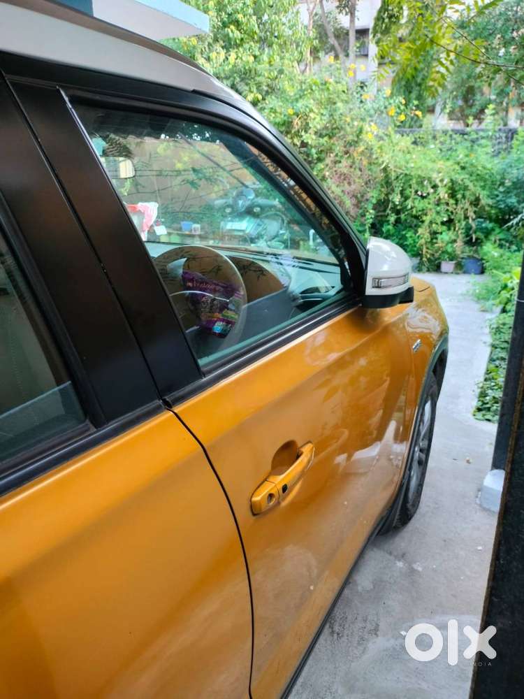 Vitara Brezza Dual Tone Fiery Yellow Zdi+ Manual