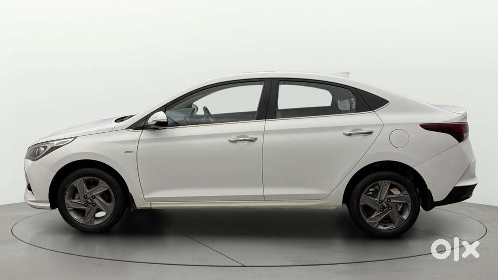 Hyundai Verna 1.5 Sx Vtvt Ivt, 2022, Petrol