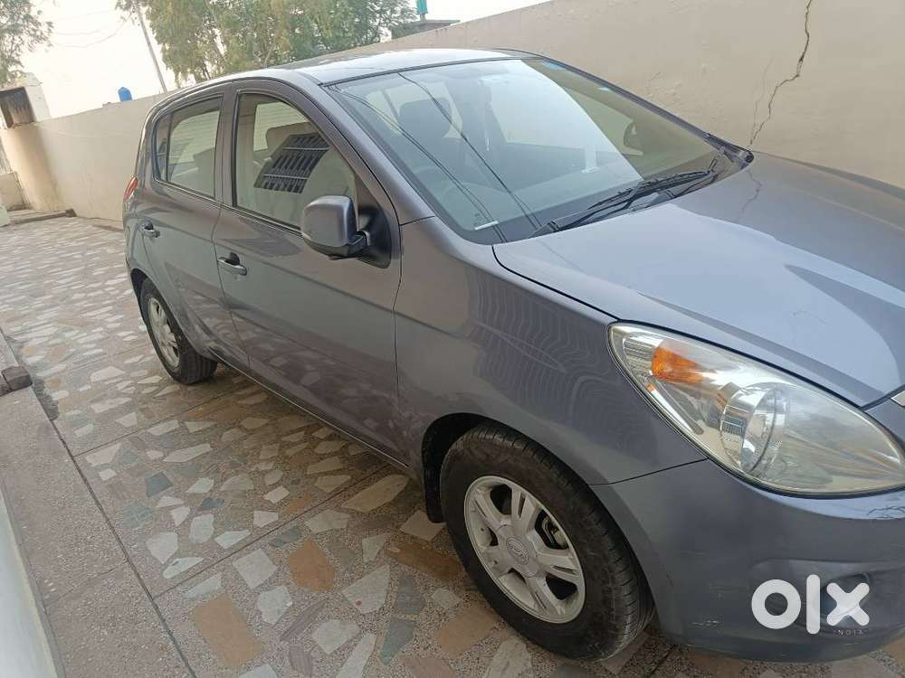 Original Paint, Well Maintained With Service Record, Automatic Climate