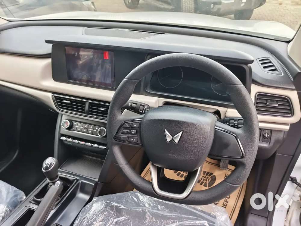 Xuv700 Mx E 7str Diesel