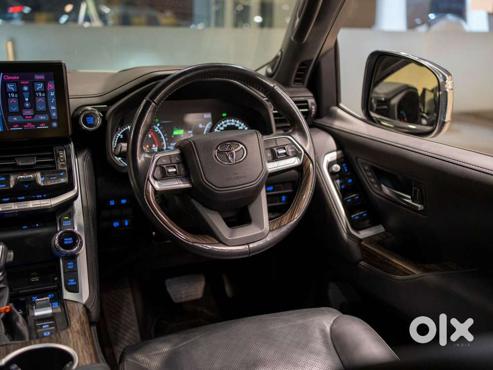 Toyota Land Cruiser 3.3 Zx Diesel, 2023, Diesel