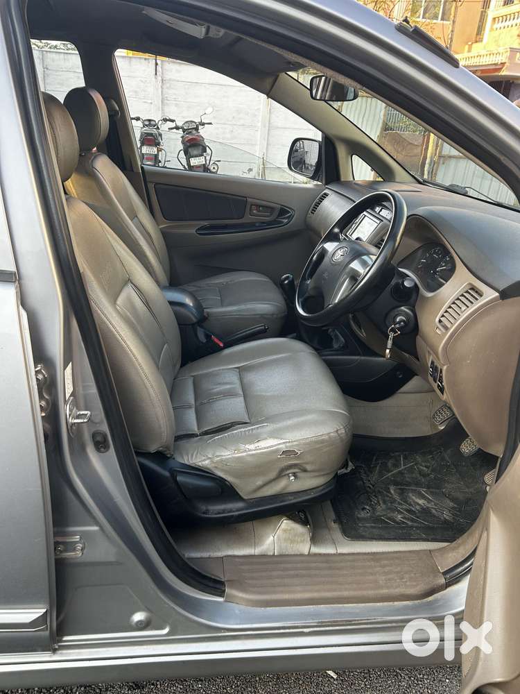 Toyota Innova 2.5 G (diesel) 8 Seater, 2015, Diesel