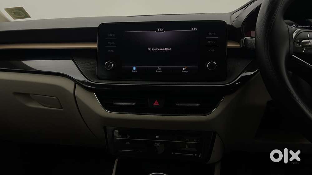 Skoda Slavia Style 1.0l Tsi Mt, 2023, Petrol