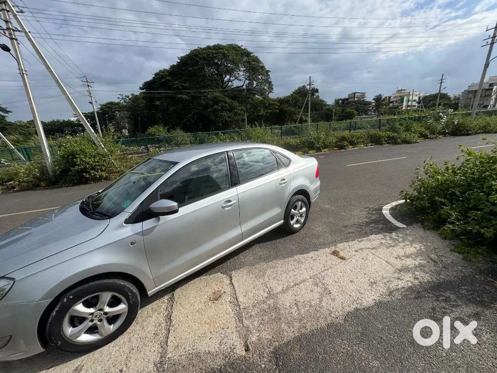 Skoda rapid very good condition 2012 model