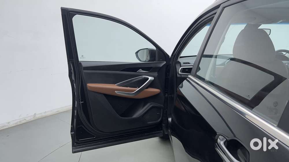Mg Hector Plus 1.5 Sharp Turbo Cvt 6 Str, 2022, Petrol