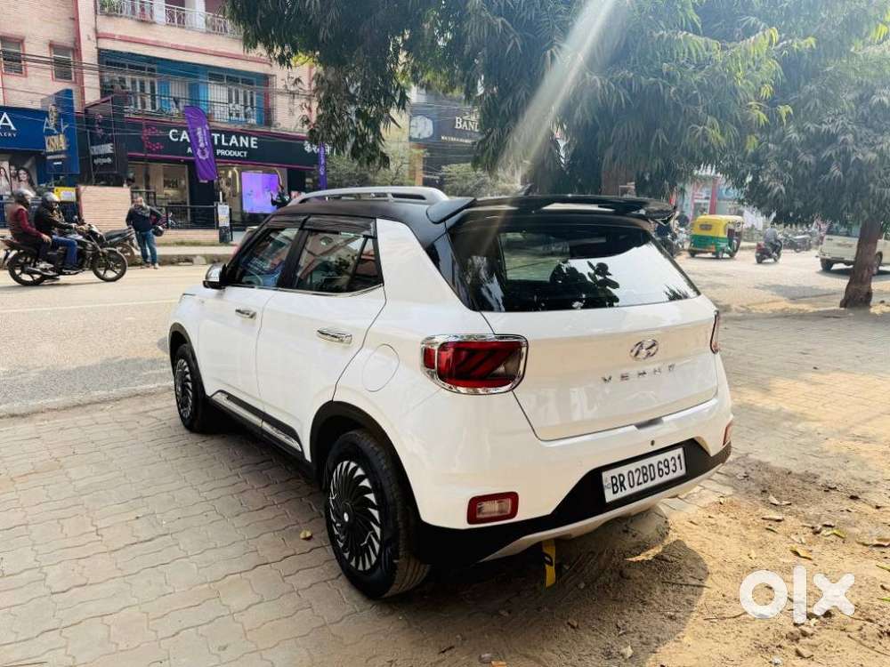 Hyundai Venue 1.2 S (o), 2022, Cng & Hybrids