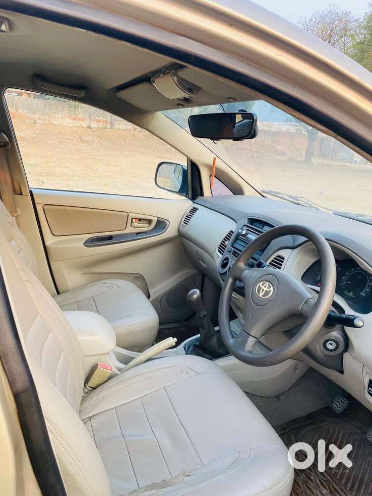 Toyota Innova 2.5 E, 2010, Diesel