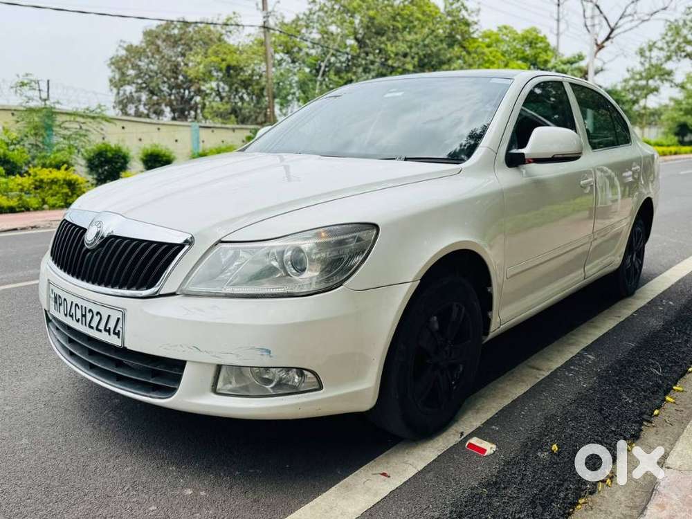 Skoda Laura 1.9 Tdi At Elegance, 2011, Diesel