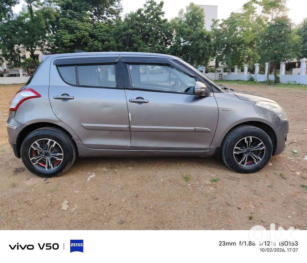 Maruti Suzuki Swift Vxi + Manual, 2012, Petrol