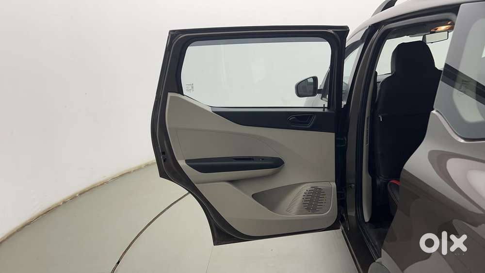 Renault Triber Rxt Easy-r Amt, 2021, Petrol