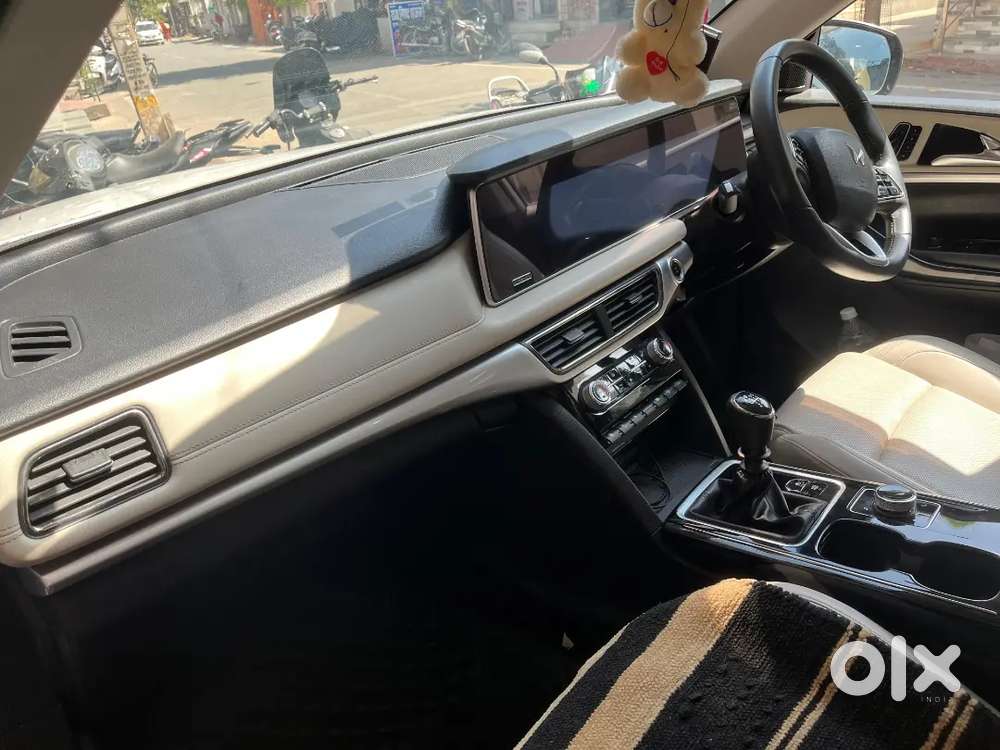 Mahindra Xuv700l 2024 Diesel 30000 Km Driven