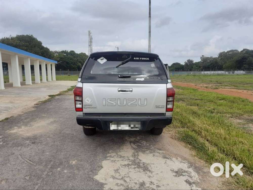 Isuzu D-max V-cross 4x4  Single Owner  Top Condition