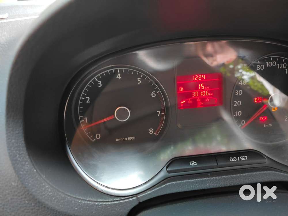 Volkswagen Polo Petrol Manual 2011