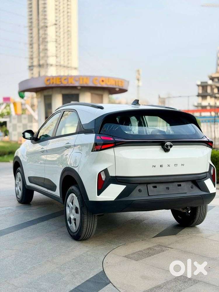 Tata Nexon Pure Plus (s) Petrol Amt, 2026, Petrol