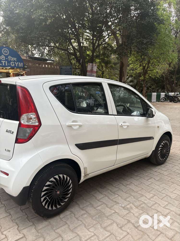 Maruti Suzuki Ritz Lxi, 2012, Petrol