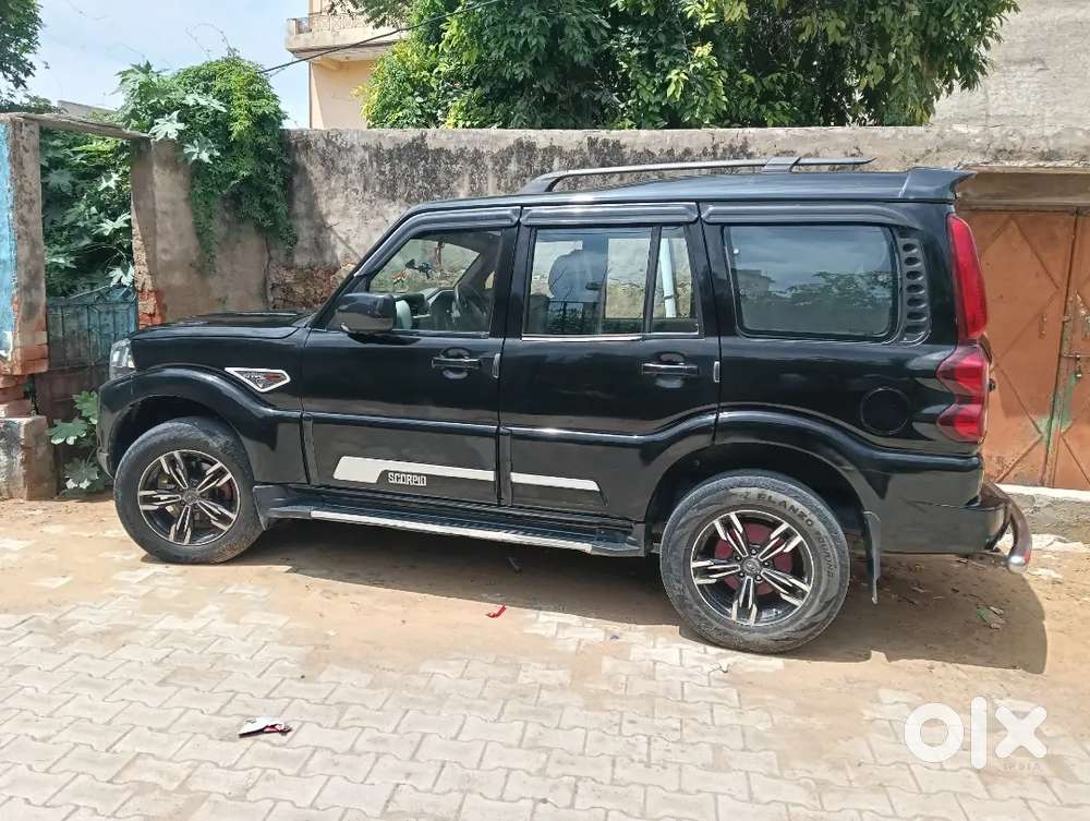 Mahindra Scorpio 2017 Diesel Manual