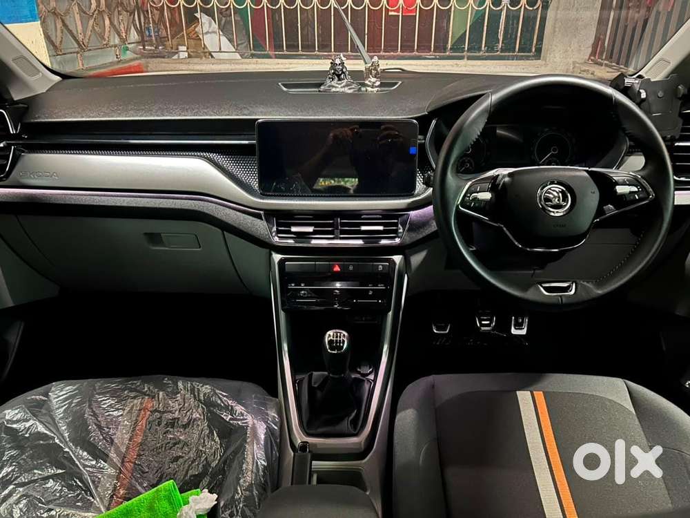 Skoda Kushaq 1.0 Tsi Style At (6 Airbags), 2023, Petrol