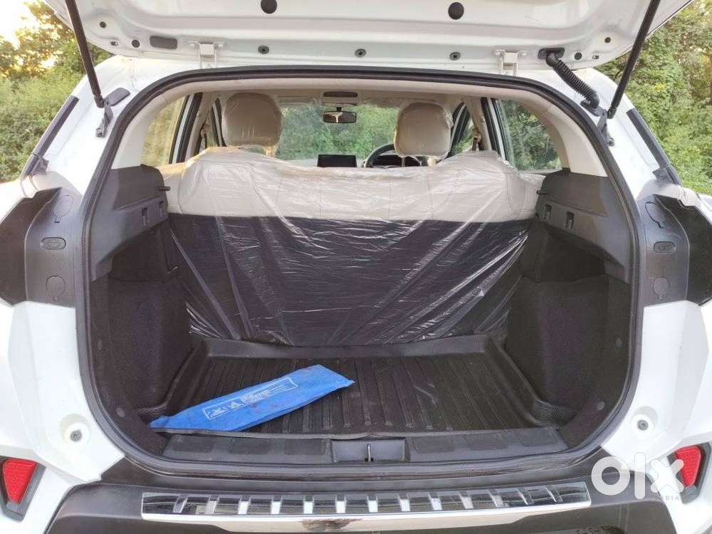 Tata Nexon, 2023, Petrol