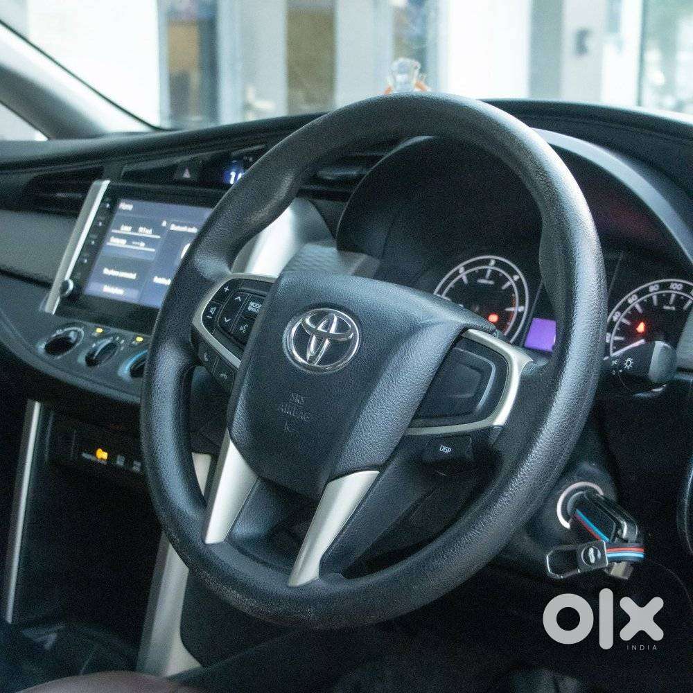 Toyota Innova Crysta 2.4 G Mt, 2023, Diesel