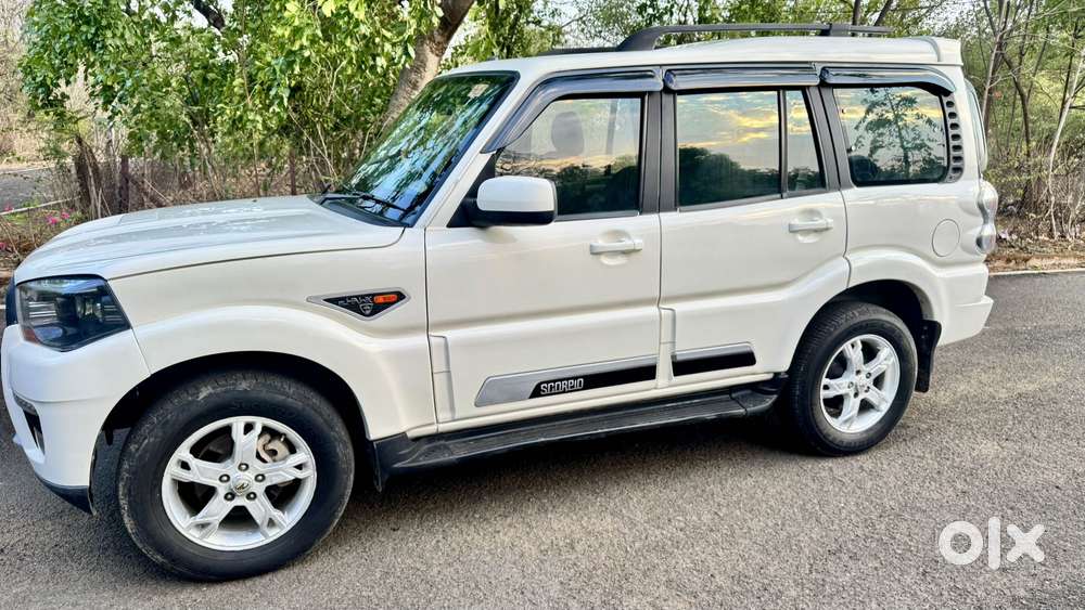 Mahindra Scorpio S10, 2015, Diesel