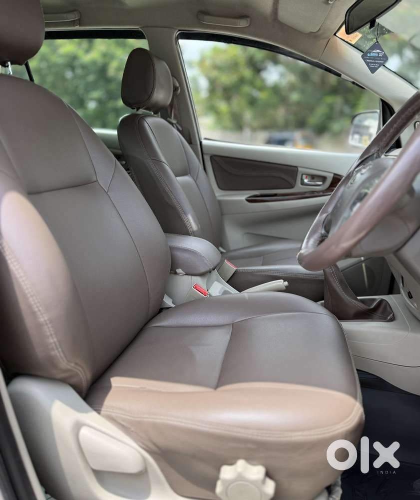Toyota Innova 2.5 Ev (diesel) Ps 8 Seater Bs Iv, 2014, Diesel