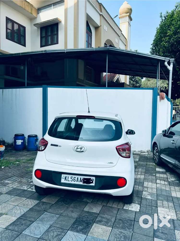 Hyundai Grand I10 2017 Diesel 82000 Km Driven
