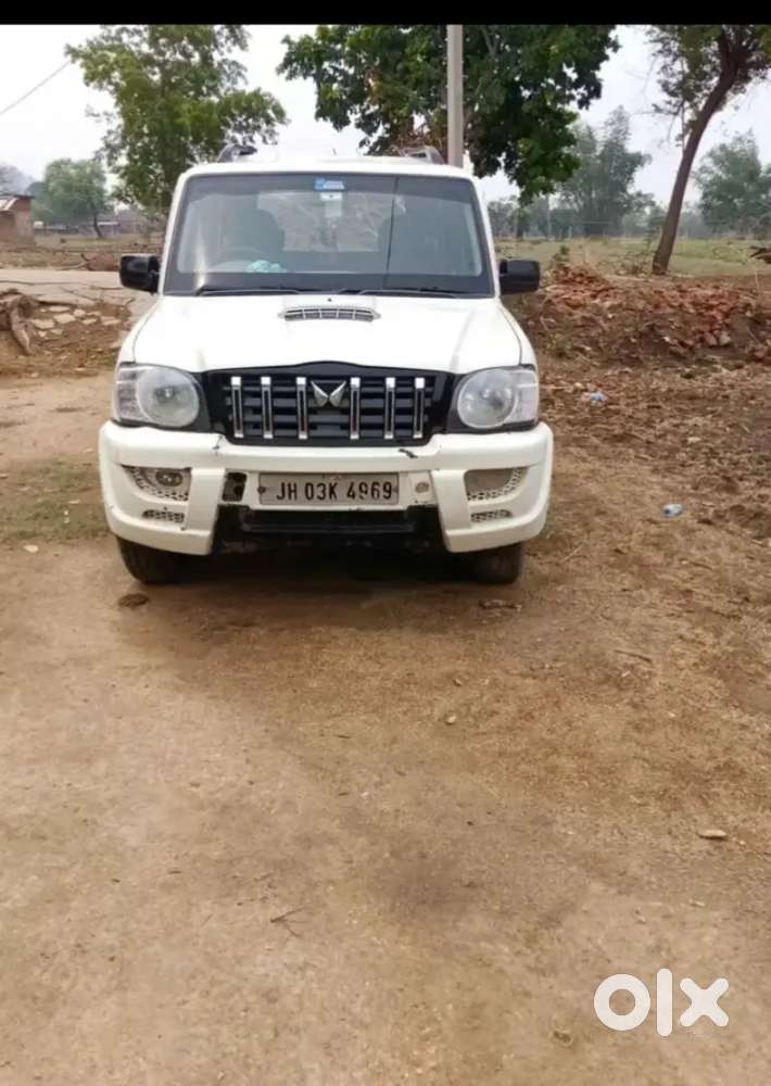 Mahindra Ex 8 2014