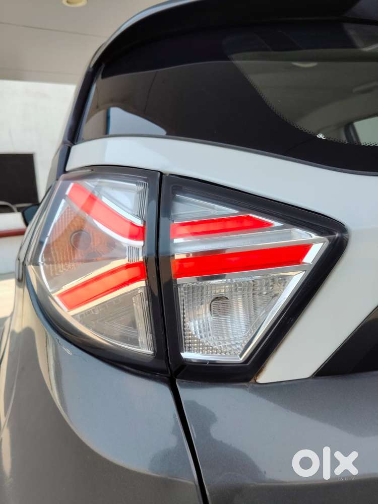 Tata Nexon Pure Plus (s) Petrol Amt, 2022, Petrol