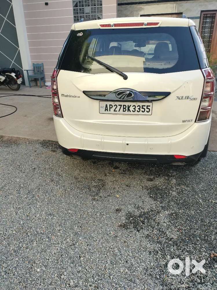 Mahindra Xuv500 W10 2016 Sunroof Diesel Well Maintained  New Tyres