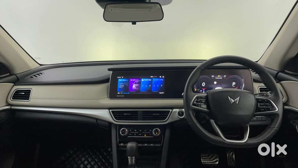 Mahindra Xuv700 2.0 Ax 7 Petrol At Luxury Pack Str, 2022, Petrol