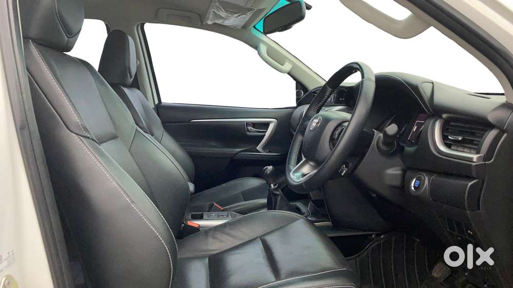 Toyota Fortuner [2021-ongoing] 2.7 2wd Petrol Mt, 2024, Petrol