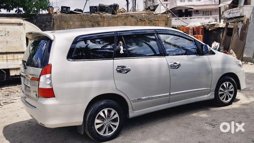 A Wel Maintained Innova 2015 With Good Condition