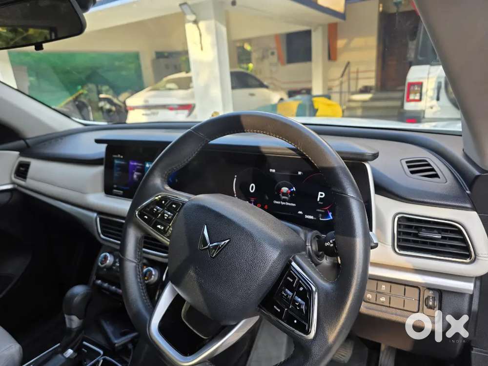Mahindra Xuv700 2024 Diesel Well Maintained