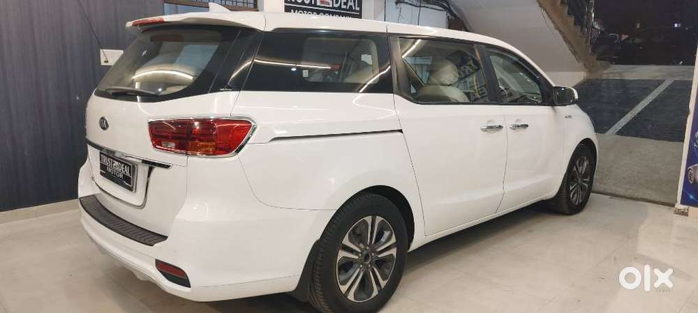 Kia Carnival Premium, 2020, Diesel