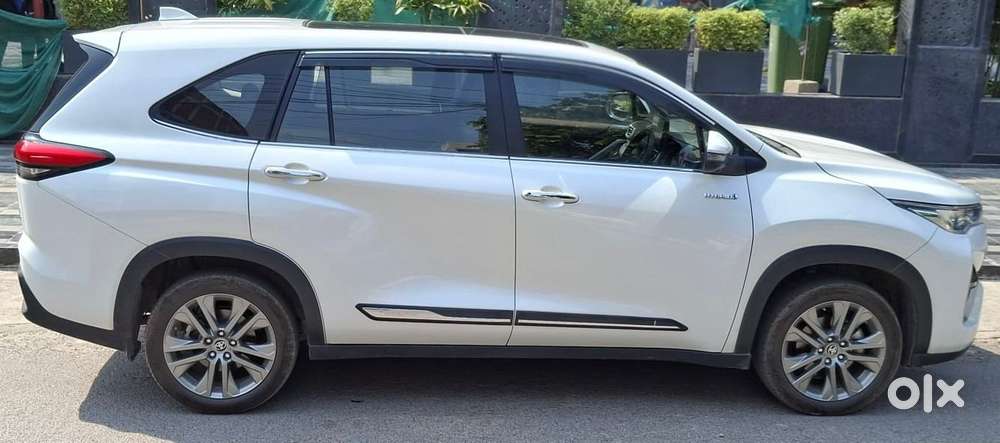 Toyota Innova Hycross 2.0 Zx (o) Hybrid 7 Str, 2025, Cng & Hybrids