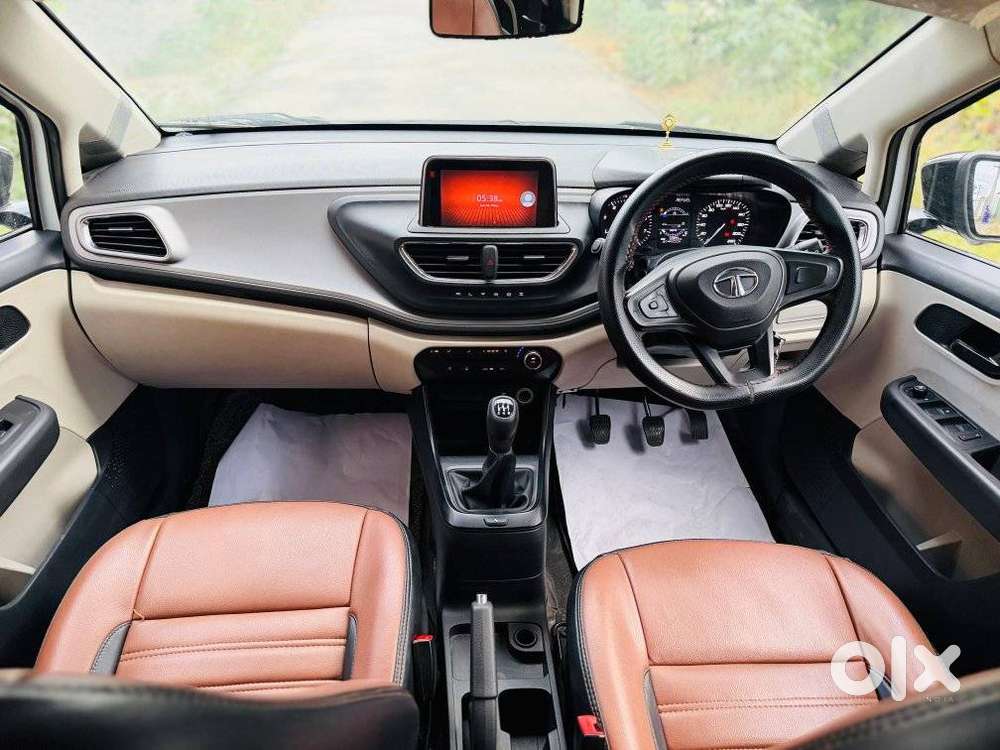 Tata Altroz 1.2 Xm Plus, 2022, Petrol