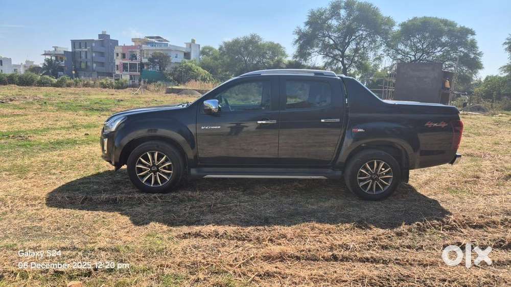 Isuzu V-cross At 2021 Diesel Well Maintained