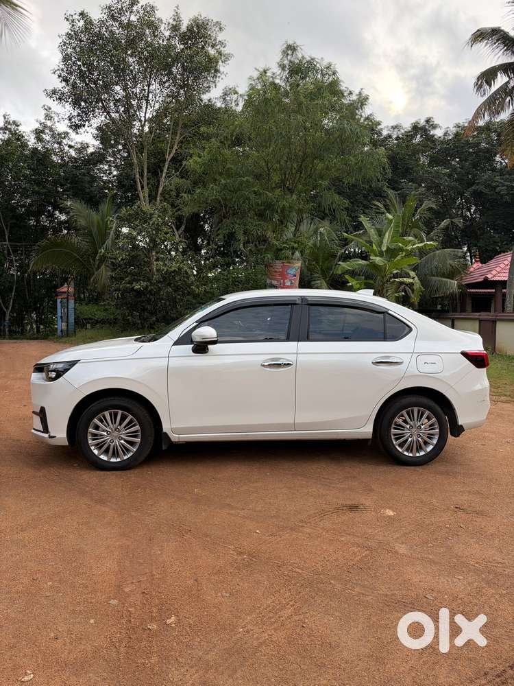 Honda Amaze 2nd Gen Vx, 2025, Petrol