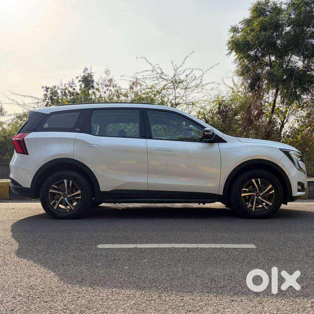 Mahindra Xuv700 2.0 Ax 5 Petrol At Str, 2023, Petrol