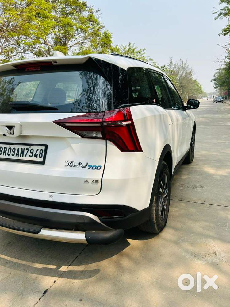 Mahindra Xuv700 2.0 Ax 5 Petrol Mt Str, 2022, Petrol