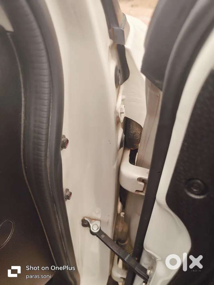 Maruti Suzuki Brezza 2018 Diesel 38000 Km Driven Bumper 2 Bumper Origi