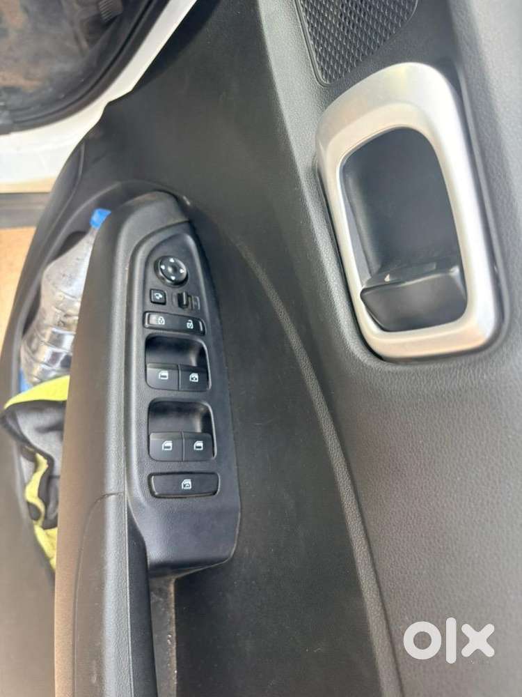 2020 Hyundai Venue 1.2l Cng/petrol Excelent Condition