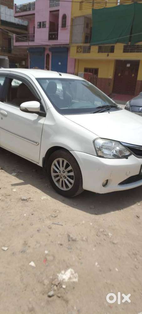 Toyota Etios V Sp, 2015, Petrol