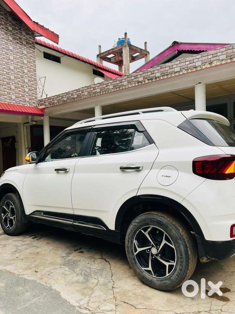 Hyundai Venue Govt. Officer Driven